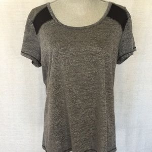 ‼️SALE‼️6 for $20.
 Everlast top